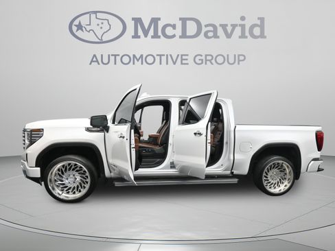 Used 2023 GMC Sierra 1500 Denali Ultimate AWD/4WD image 42