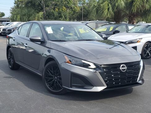 New 2025 Nissan Altima 2.5 SV image 16