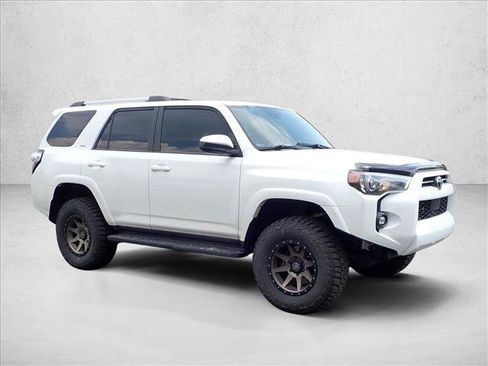 Used 2023 Toyota 4Runner SR5 AWD/4WD image 5