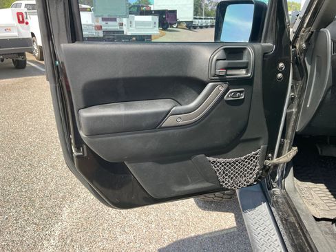 Used 2017 Jeep Wrangler Unlimited Sport w/ Quick Order Package 24S AWD/4WD image 10