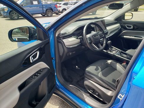 Used 2022 Jeep Compass Limited AWD/4WD image 9