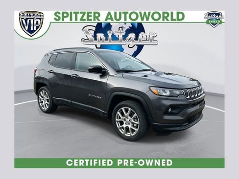 Used 2022 Jeep Compass Latitude image 1