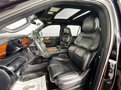 Used 2019 Lincoln Navigator L Reserve image 19