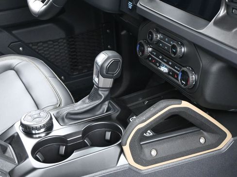 New 2025 Ford Bronco Badlands image 37