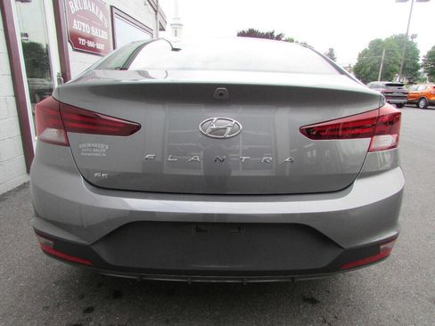 Used 2019 Hyundai Elantra SE image 3