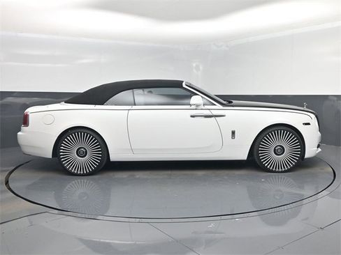 Used 2016 Rolls-Royce Dawn image 57