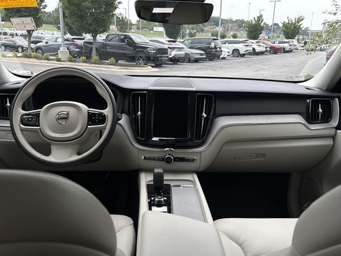 Used 2024 Volvo XC60 B5 Plus w/ Protection Package Premier AWD/4WD image 28