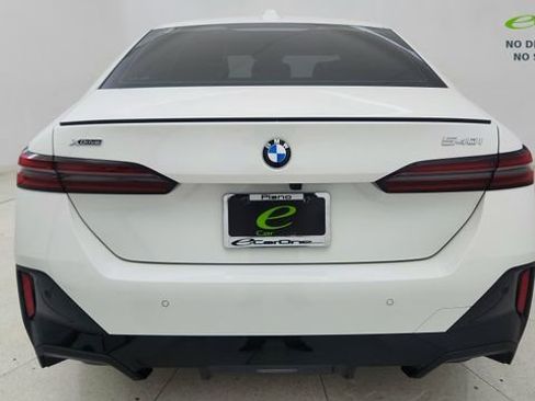 Used 2025 BMW 540i xDrive w/ M Sport Package AWD/4WD image 11