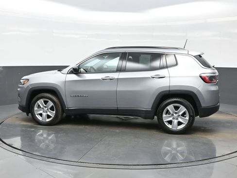 Used 2022 Jeep Compass Latitude w/ Convenience Group image 3