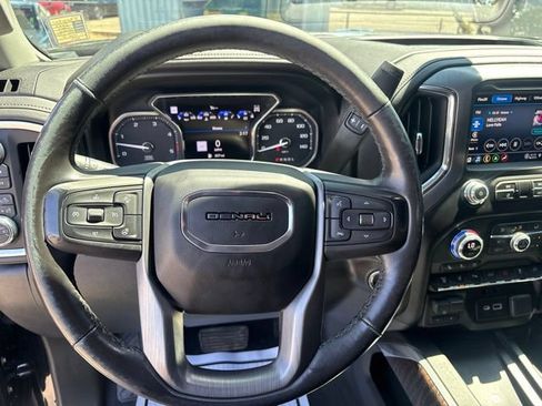 Used 2021 GMC Sierra 2500 Denali w/ Denali Black Diamond Edition AWD/4WD image 19