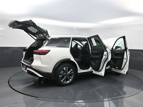 Used 2023 INFINITI QX60 Luxe FWD image 42