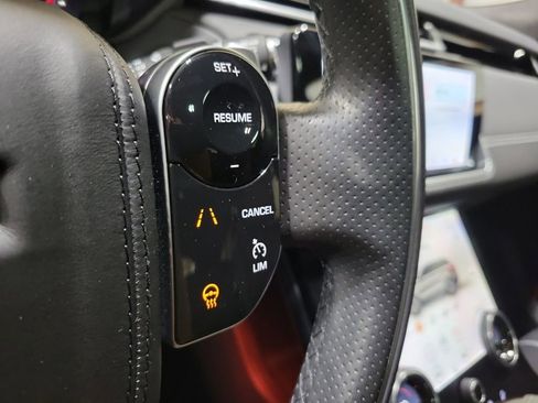 Used 2020 Land Rover Range Rover Velar R-Dynamic S image 17