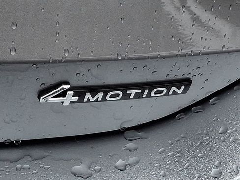 Used 2025 Volkswagen Tiguan S image 31