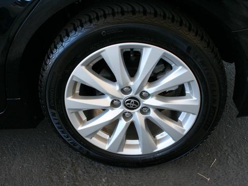 Used 2020 Toyota Camry LE w/ Convenience Package FWD image 10