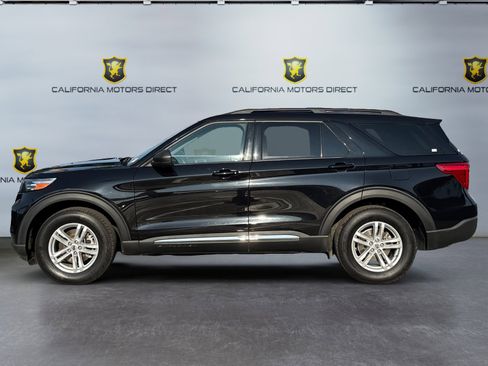 Used 2023 Ford Explorer XLT w/ Equipment Group 202A image 2