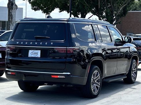 Used 2025 Jeep Wagoneer Series II AWD/4WD image 4