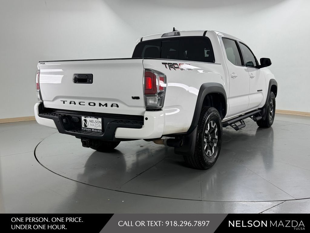 Used 2020 Toyota Tacoma TRD Off-Road w/ TRD Premium Off Road Package AWD/4WD image 6