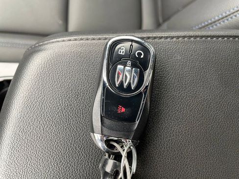 Used 2025 Buick Envista Sport Touring image 22