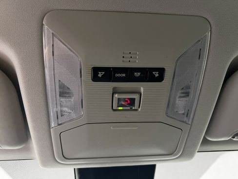 Used 2021 Toyota RAV4 LE FWD image 20