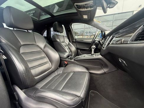 Used 2015 Porsche Macan Turbo image 27