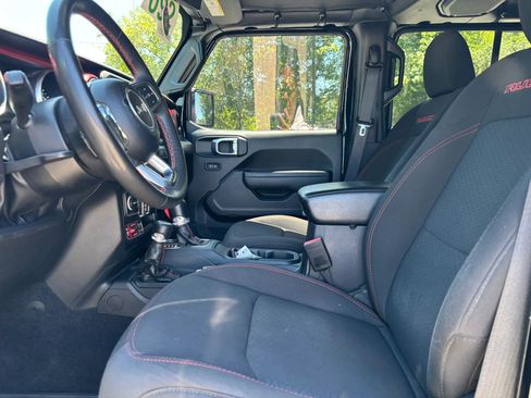 Used 2023 Jeep Gladiator Rubicon w/ Cold Weather Group AWD/4WD image 18