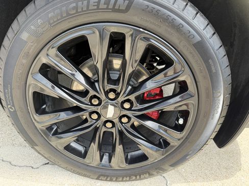 Certified 2025 Cadillac XT6 Sport w/ Platinum Package image 35