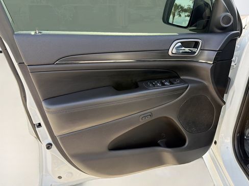 Used 2019 Jeep Grand Cherokee Limited X image 22