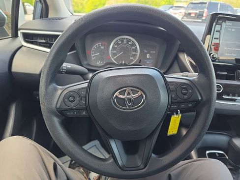 Used 2022 Toyota Corolla LE FWD image 18
