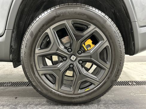 Used 2025 Rivian R1T Premium AWD/4WD image 10