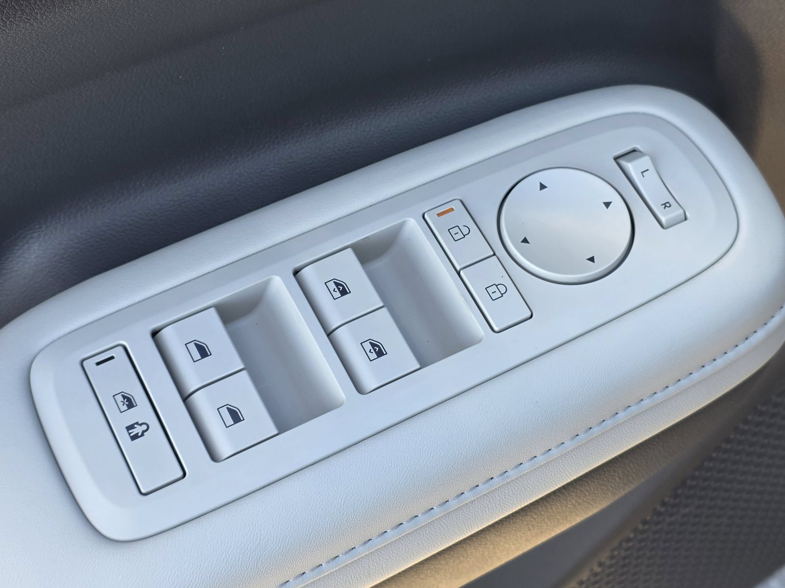 New 2026 Hyundai Santa Fe SEL FWD image 13