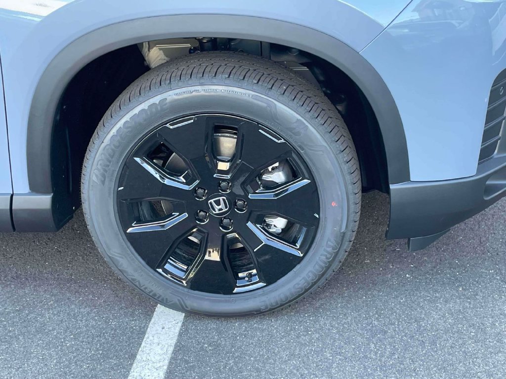 New 2026 Honda Pilot Black Edition image 8