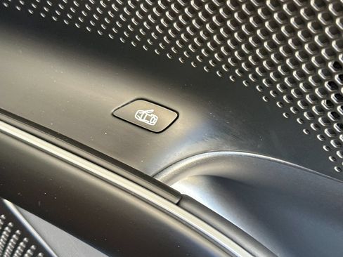 Used 2025 Ferrari 12Cilindri RWD image 16