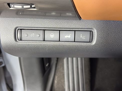 Used 2023 Nissan Pathfinder Platinum w/ Cargo Package AWD/4WD image 35