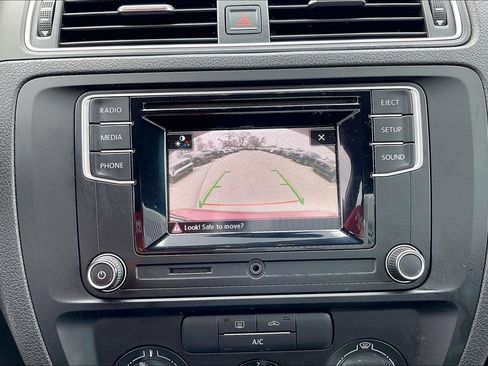 Used 2017 Volkswagen Jetta S image 30