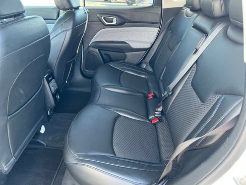 Used 2022 Jeep Compass Latitude AWD/4WD image 21