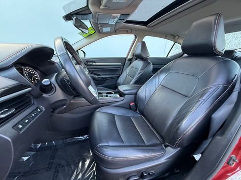 Used 2024 Nissan Altima 2.0 SR image 16