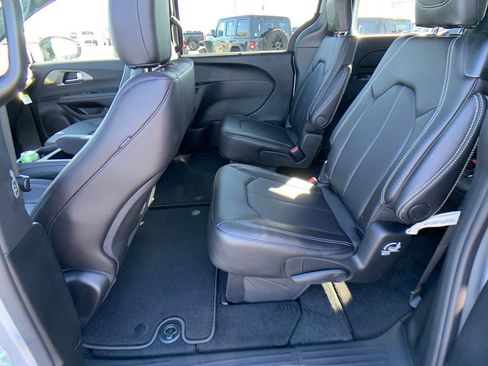 New 2026 Chrysler Voyager LX image 25