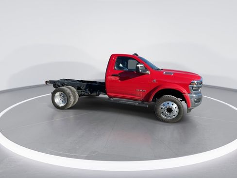 New 2026 RAM 5500 4x4 Regular Cab image 9