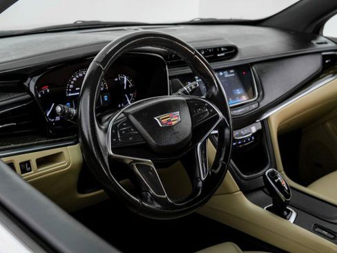 Used 2019 Cadillac XT5 FWD image 13