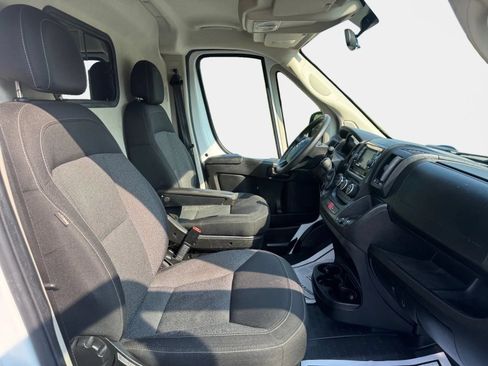 Used 2019 RAM ProMaster 2500 w/ Interior Convenience Group FWD image 9