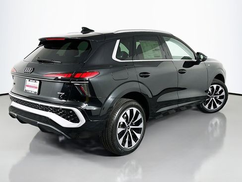 New 2026 Audi Q3 quattro 2.0T AWD/4WD image 13