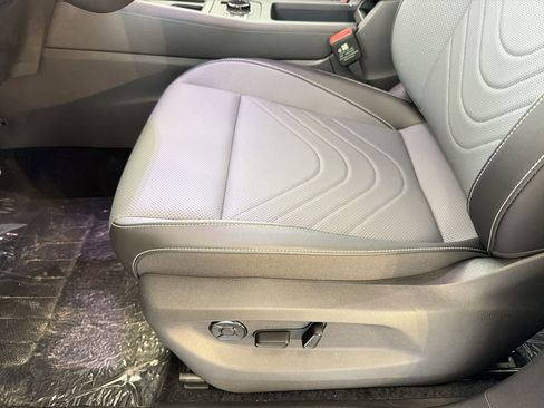 New 2026 Volkswagen Tiguan SE R-Line FWD image 14