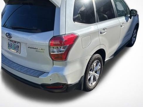 Used 2014 Subaru Forester 2.5i Touring AWD/4WD image 5