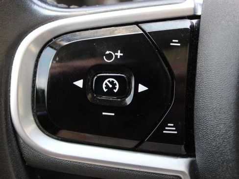 Used 2021 Volvo S60 T5 Momentum image 19