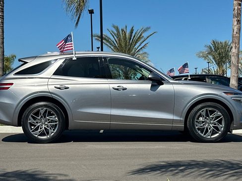 Used 2025 Genesis GV70 2.5T AWD/4WD image 3
