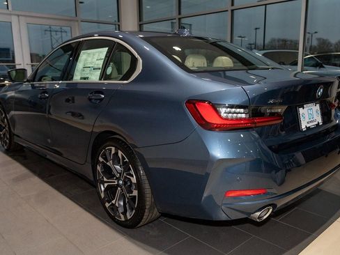 Used 2026 BMW 330i xDrive Sedan w/ Premium Package AWD/4WD image 4