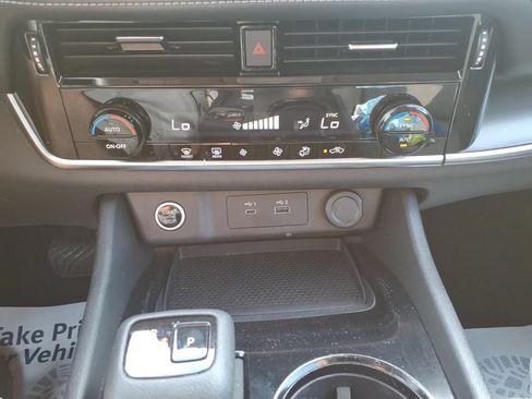 Used 2023 Nissan Rogue SV FWD image 21