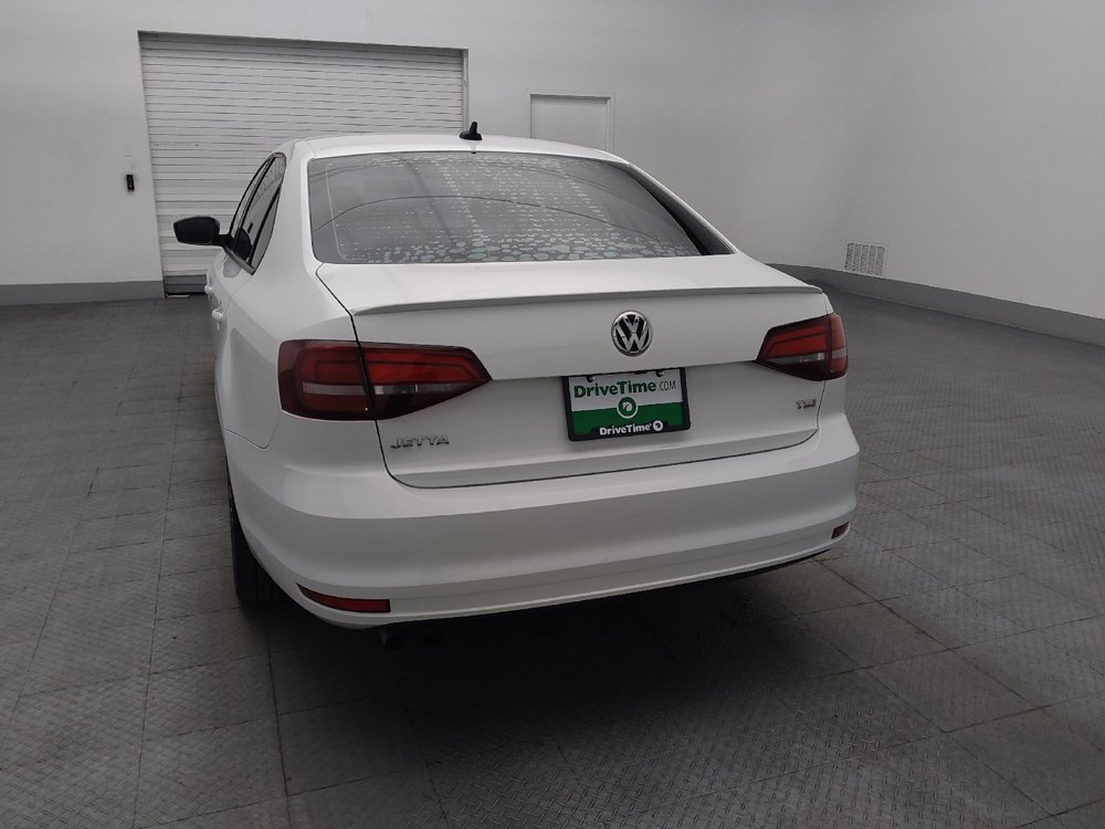 Used 2016 Volkswagen Jetta Sport FWD image 6