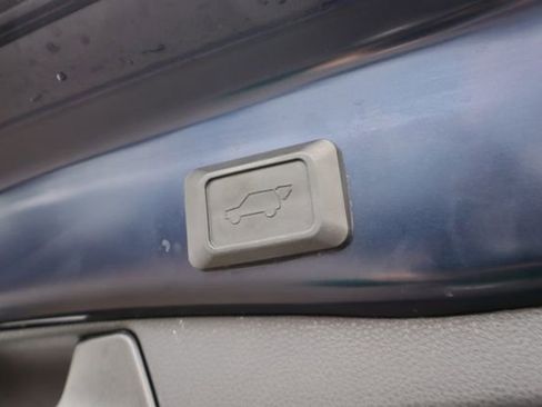 Used 2021 Toyota RAV4 XLE w/ Convenience Package image 35