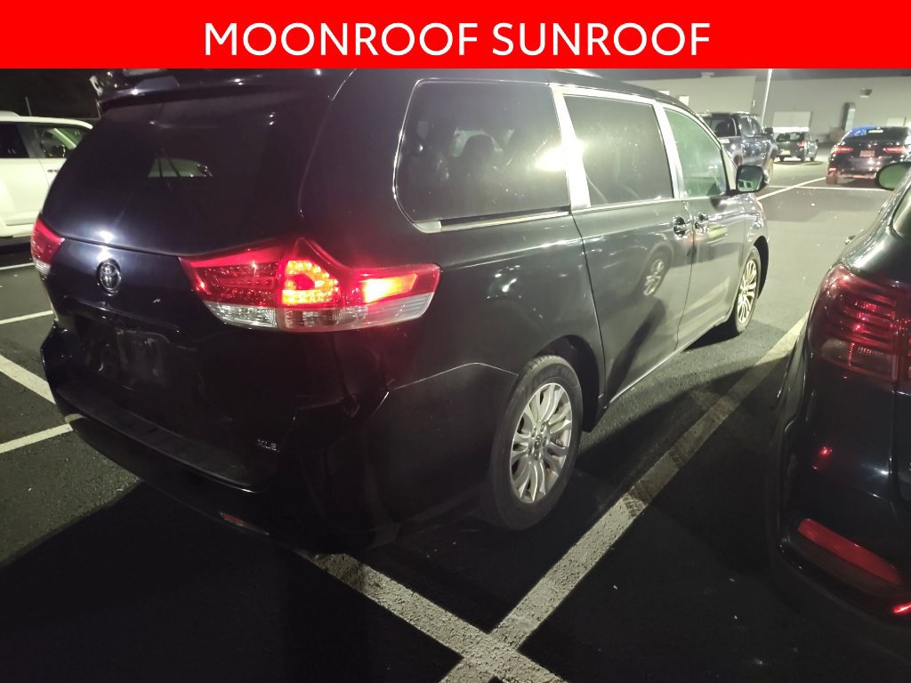 Used 2013 Toyota Sienna XLE FWD image 4